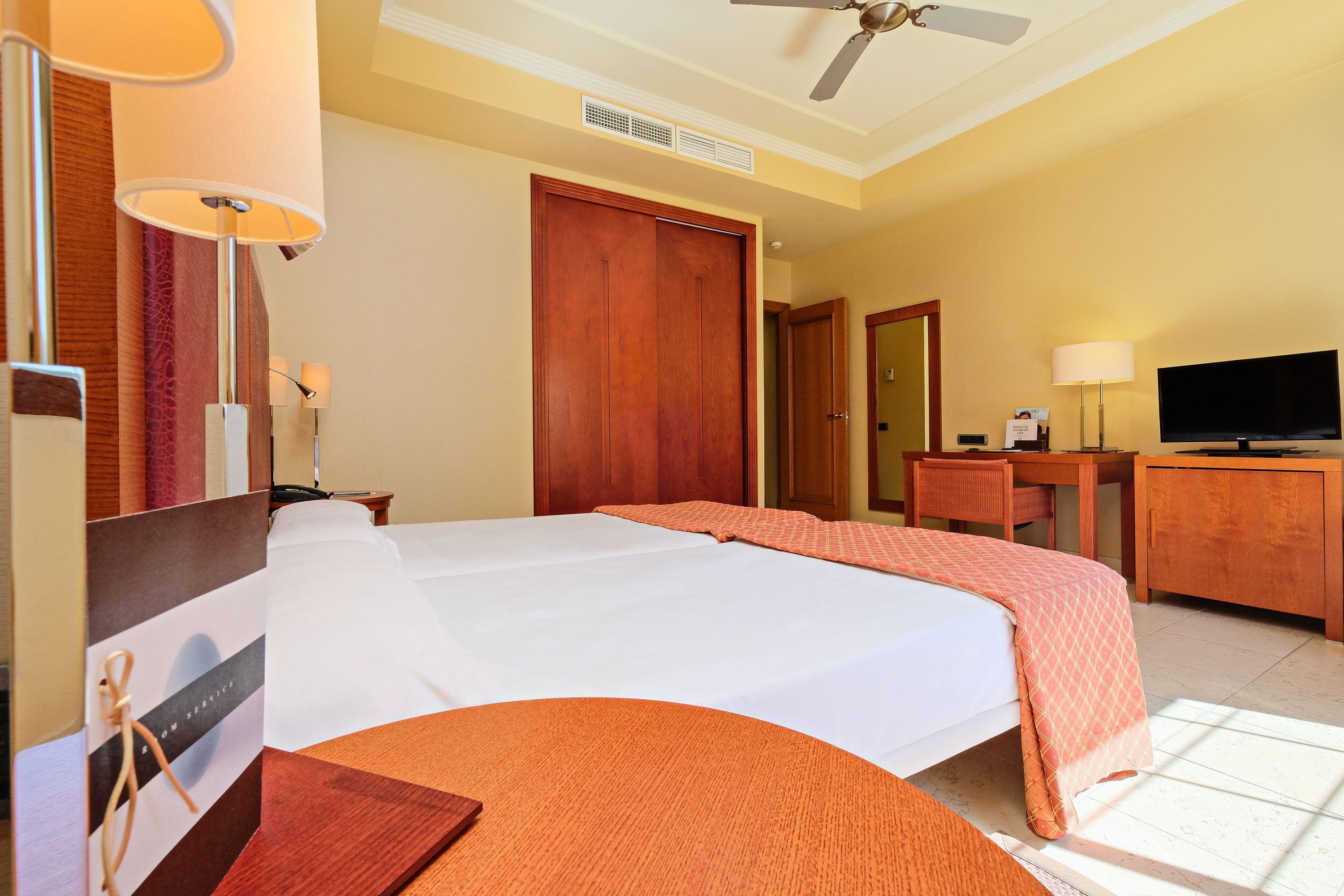 Hotel Envia Almería Spa&Golf Aguadulce (Almeria) Exterior foto A bedroom at the hotel