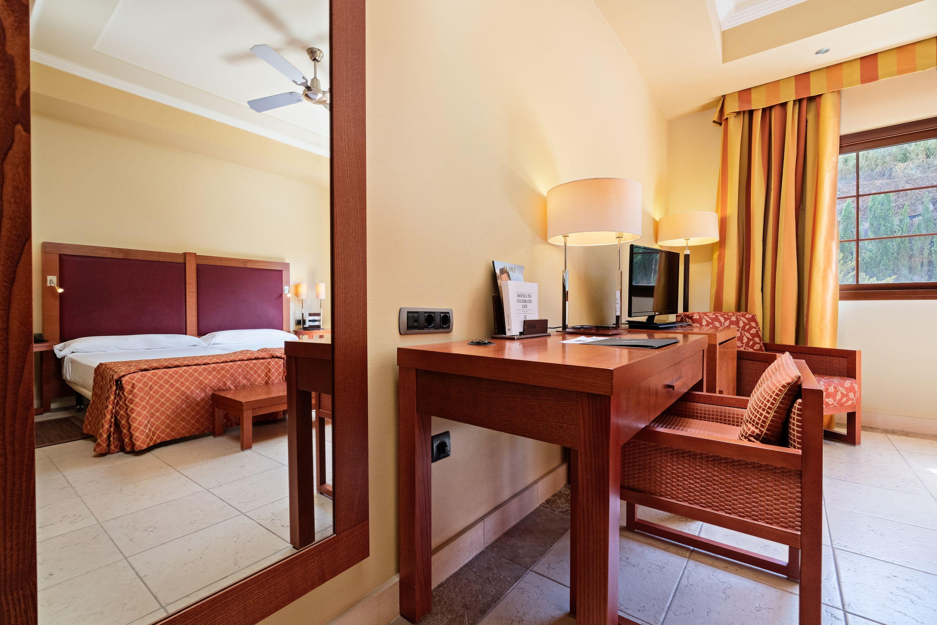 Hotel Envia Almería Spa&Golf Aguadulce (Almeria) Exterior foto A room at the hotel
