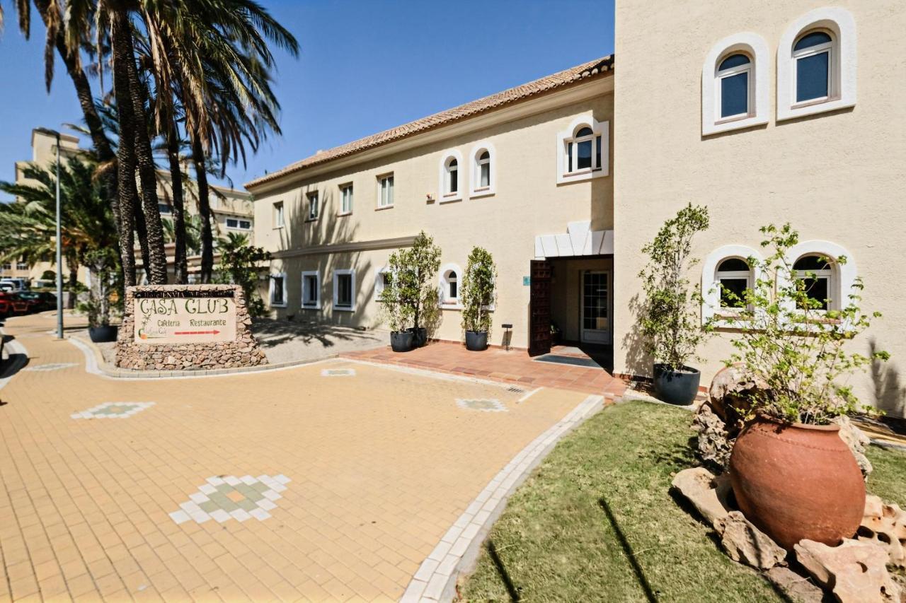 Hotel Envia Almería Spa&Golf Aguadulce (Almeria) Exterior foto The main entrance of the school